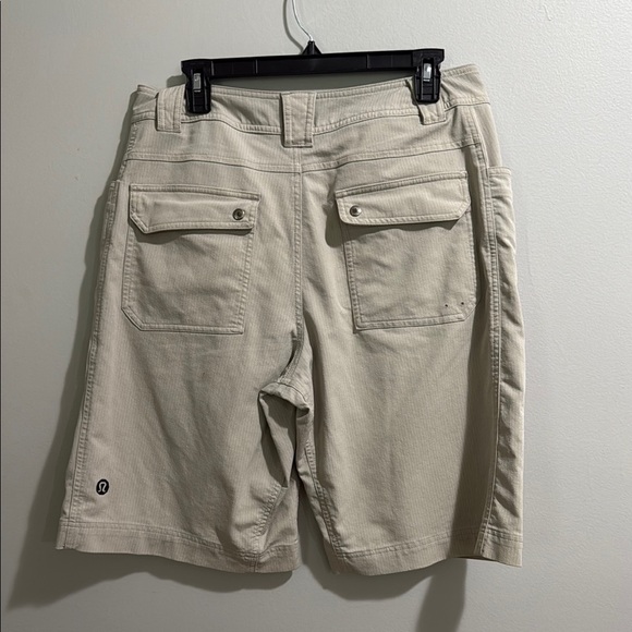 Lululemon Cadence Commute Tan Cargo Shorts 34 - Picture 4 of 8